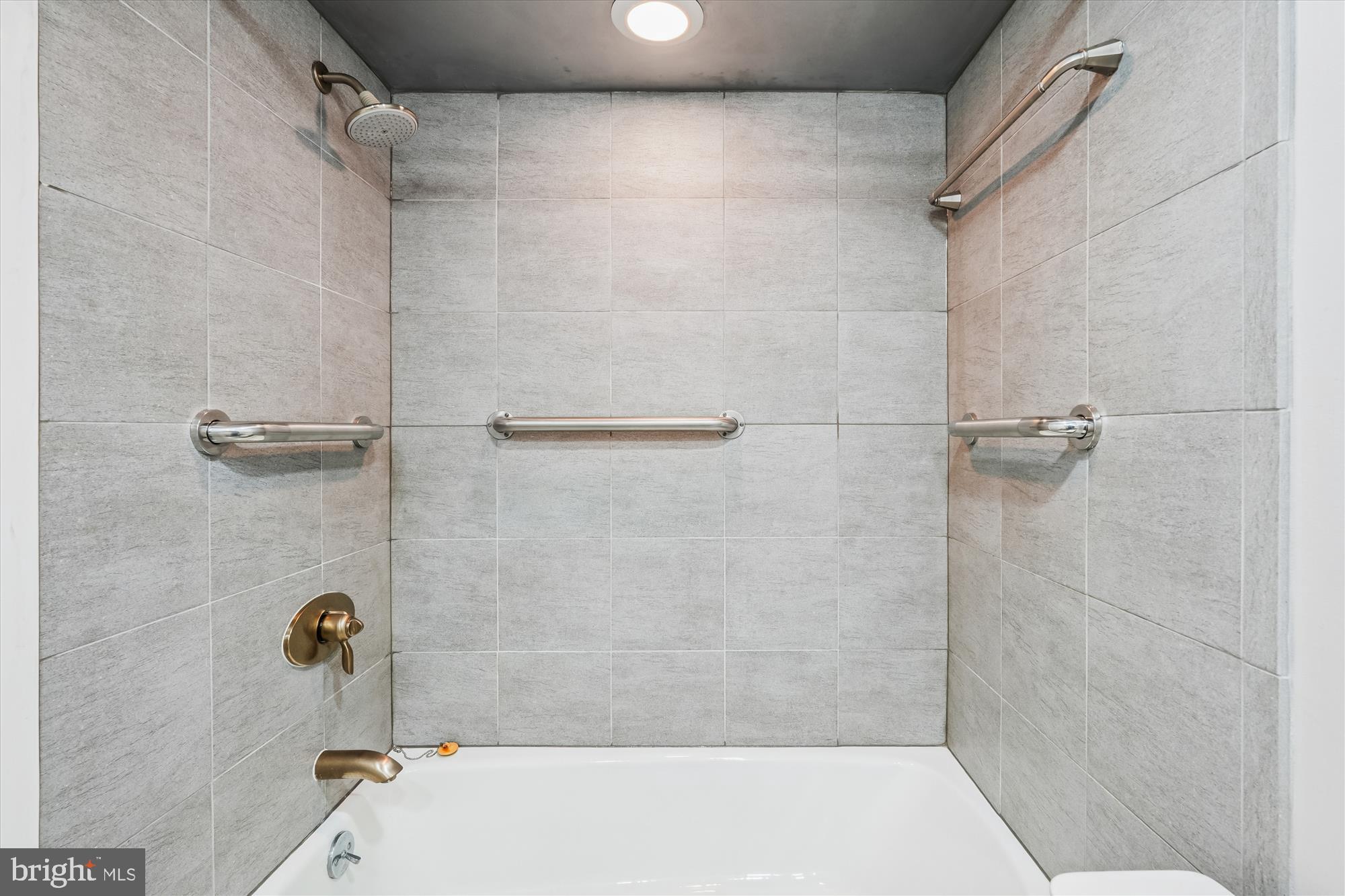 WESTLAKE TERRACE - Residential