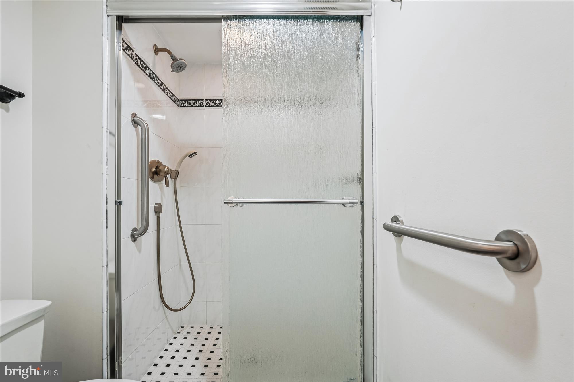 WESTLAKE TERRACE - Residential