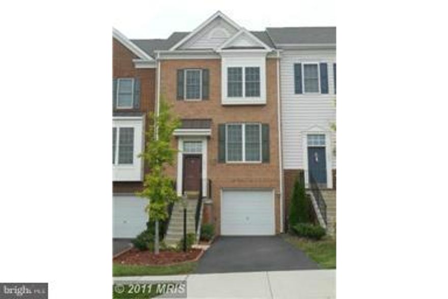 Beautiful 3 level 3 bedroom 2 full , 2 half BA townhome. Includes beautiful kitchen with dine-in and sunroom that leads to deck. Available Jan 13, 2014.  $50 application fee per adult applicant (18 or older) unless married. Security deposit due at signing of lease. 1st month rent is due before move-in.