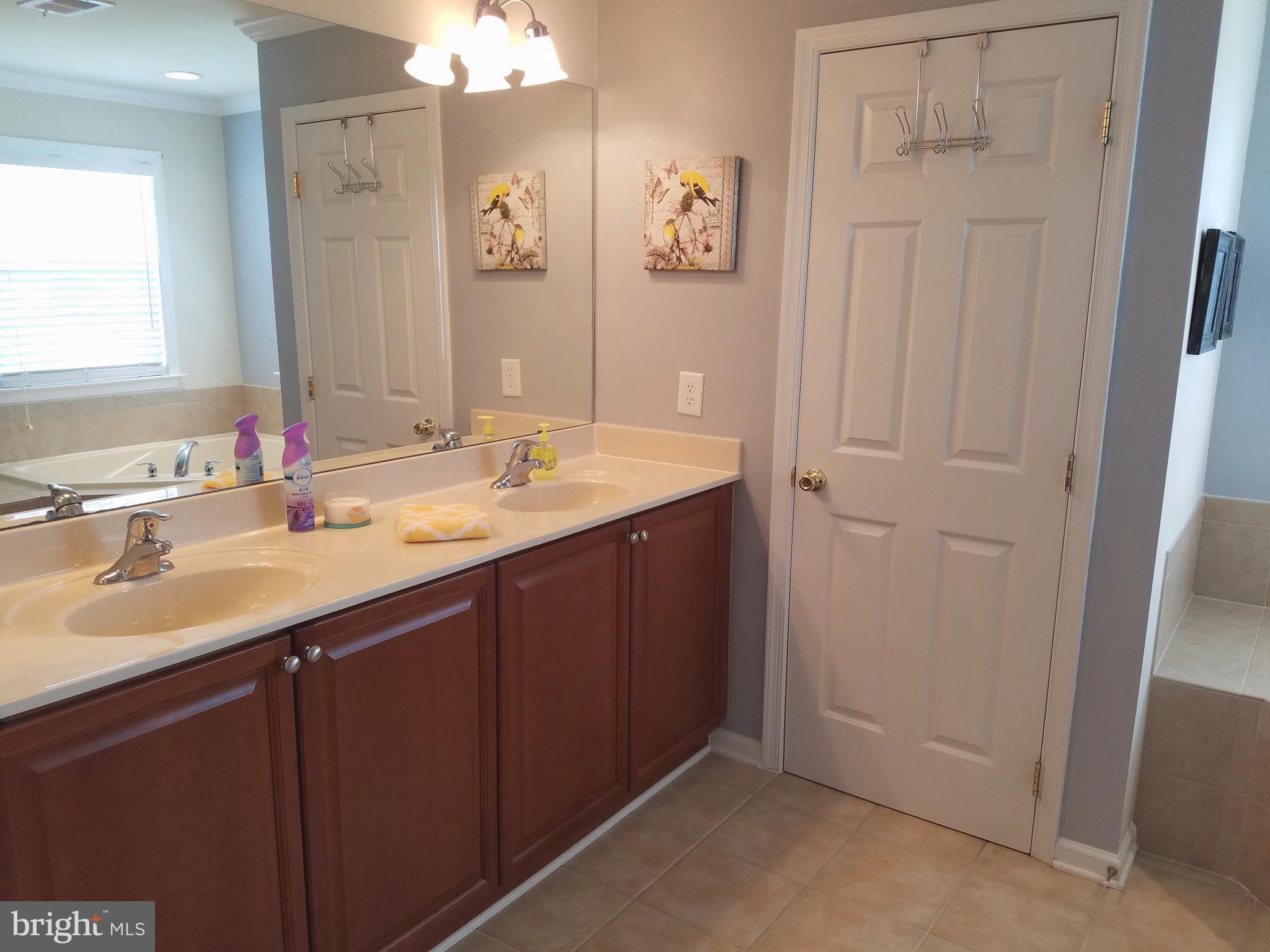 BROOKFIELD - Residential