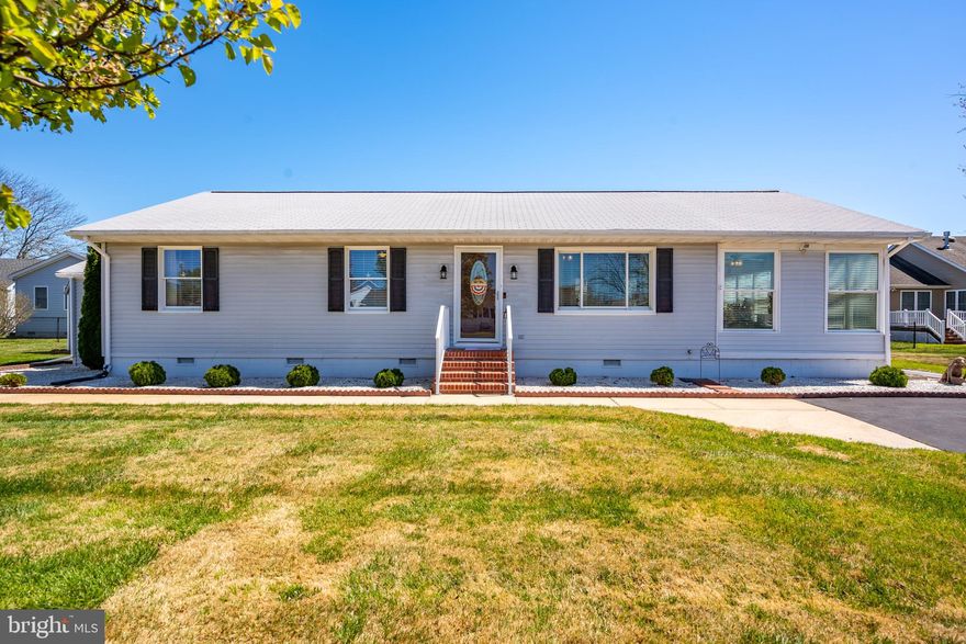 Welcome to this charming ranch-style home in the desirable Keenwick Sound community in Selbyville, DE! Ideally located just off Route 54, you’re minutes from both Delaware and Maryland beaches, as well as a variety of popular restaurants and tax-free shopping. This well-maintained 3-bedroom, 2-bath home features an updated kitchen with beautiful tile work, quartz countertops, and stainless-steel appliances. Enjoy the bright and airy sunroom filled with natural light. The home also includes a shed and outdoor shower. The community offers low HOA fees and an outdoor pool, making this an ideal coastal retreat or year-round residence.