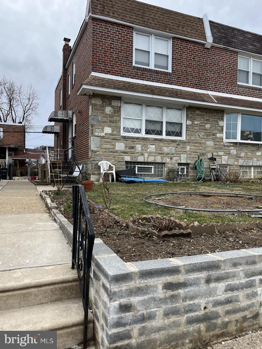 A really well maintain property with 3 bedrooms and 3 and half baths.  Enter is your formal living, dinning, and kitchen with refinished hardwood flooring.  Modern kitchen with granite countertop.  Partial finished basement with a full bath.  2nd floor feather 3 bedrooms with full bath in the hallway and full bath in the master bedroom.  Ready for move in