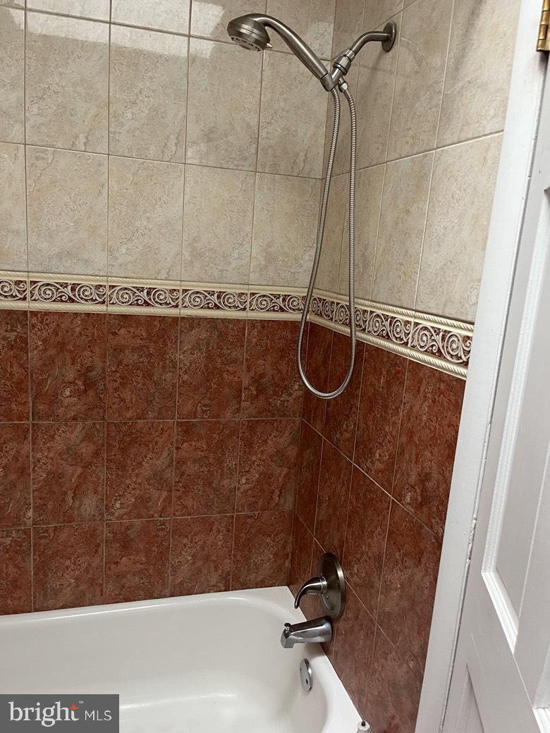 RHAWNHURST - Residential Lease