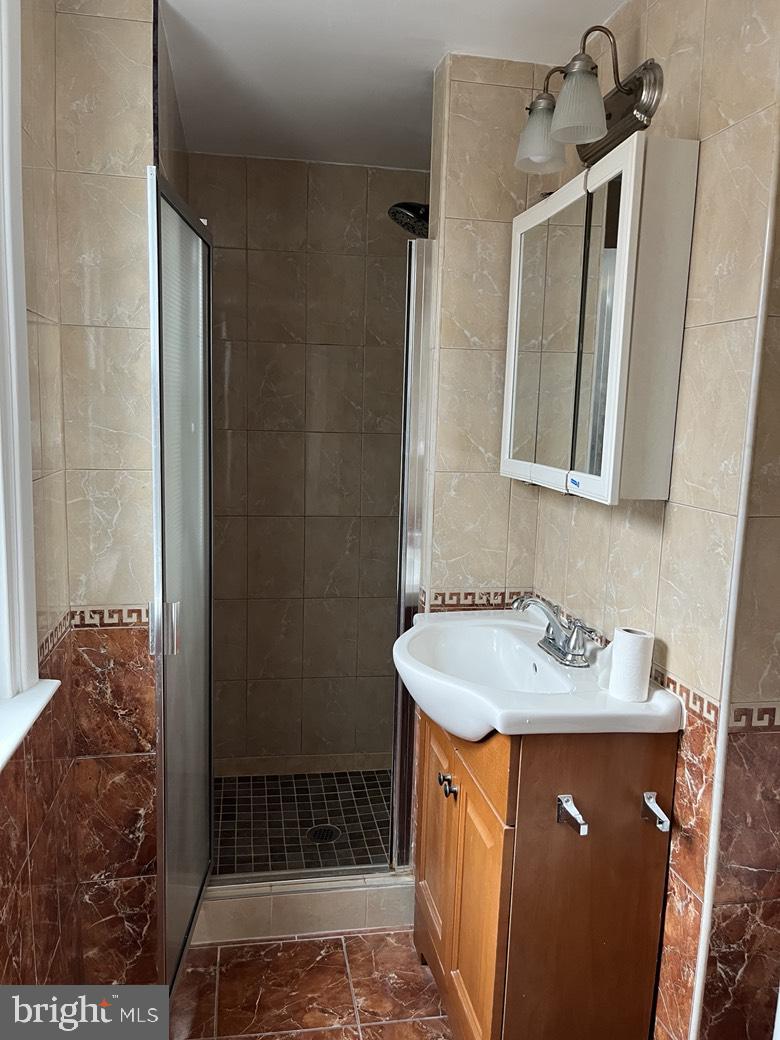 RHAWNHURST - Residential Lease