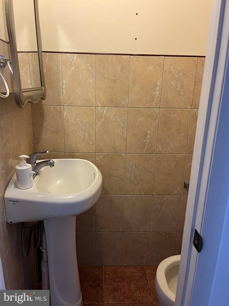 RHAWNHURST - Residential Lease