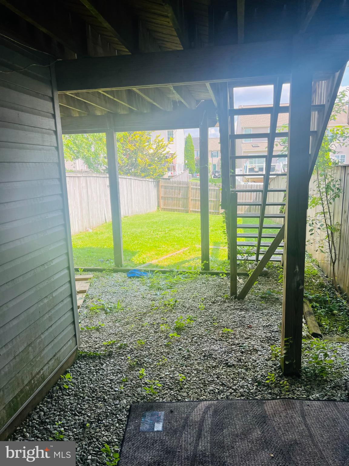 CONSTANT FRIENDSHIP - Residential