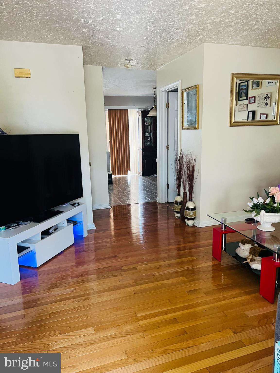 CONSTANT FRIENDSHIP - Residential