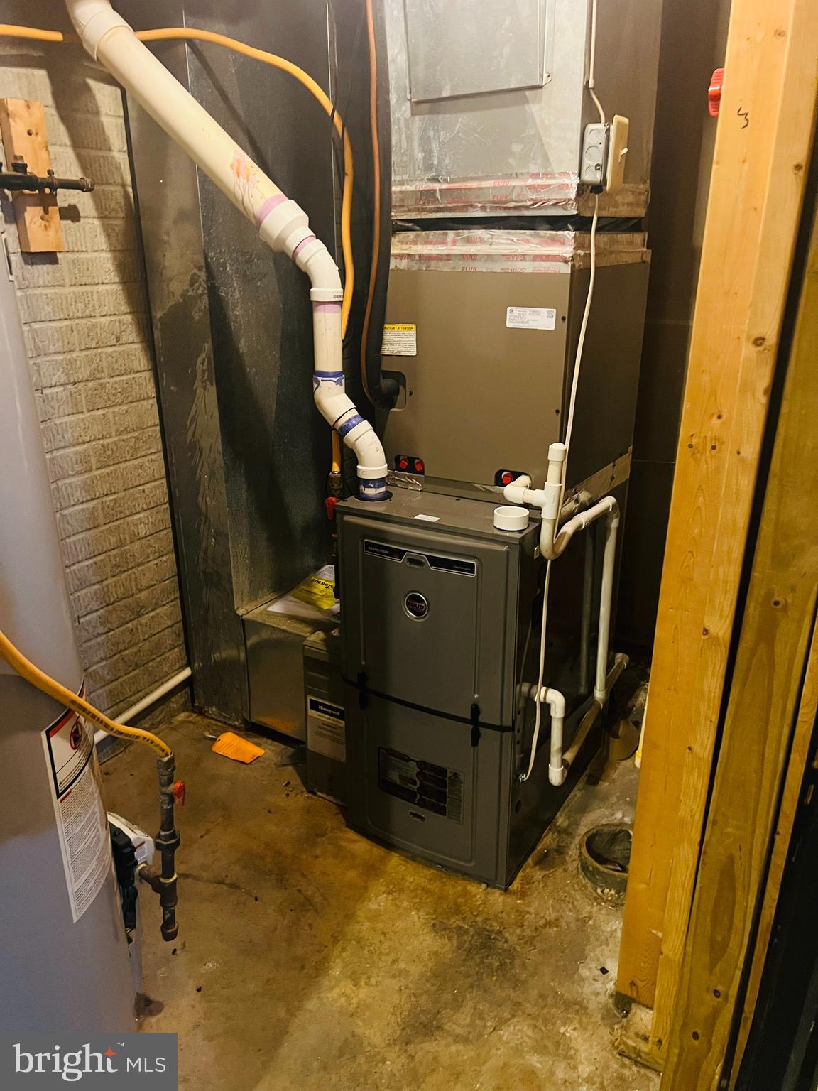 CONSTANT FRIENDSHIP - Residential