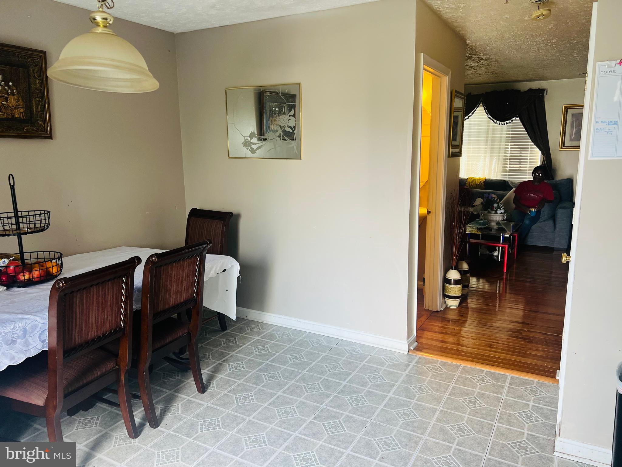 CONSTANT FRIENDSHIP - Residential