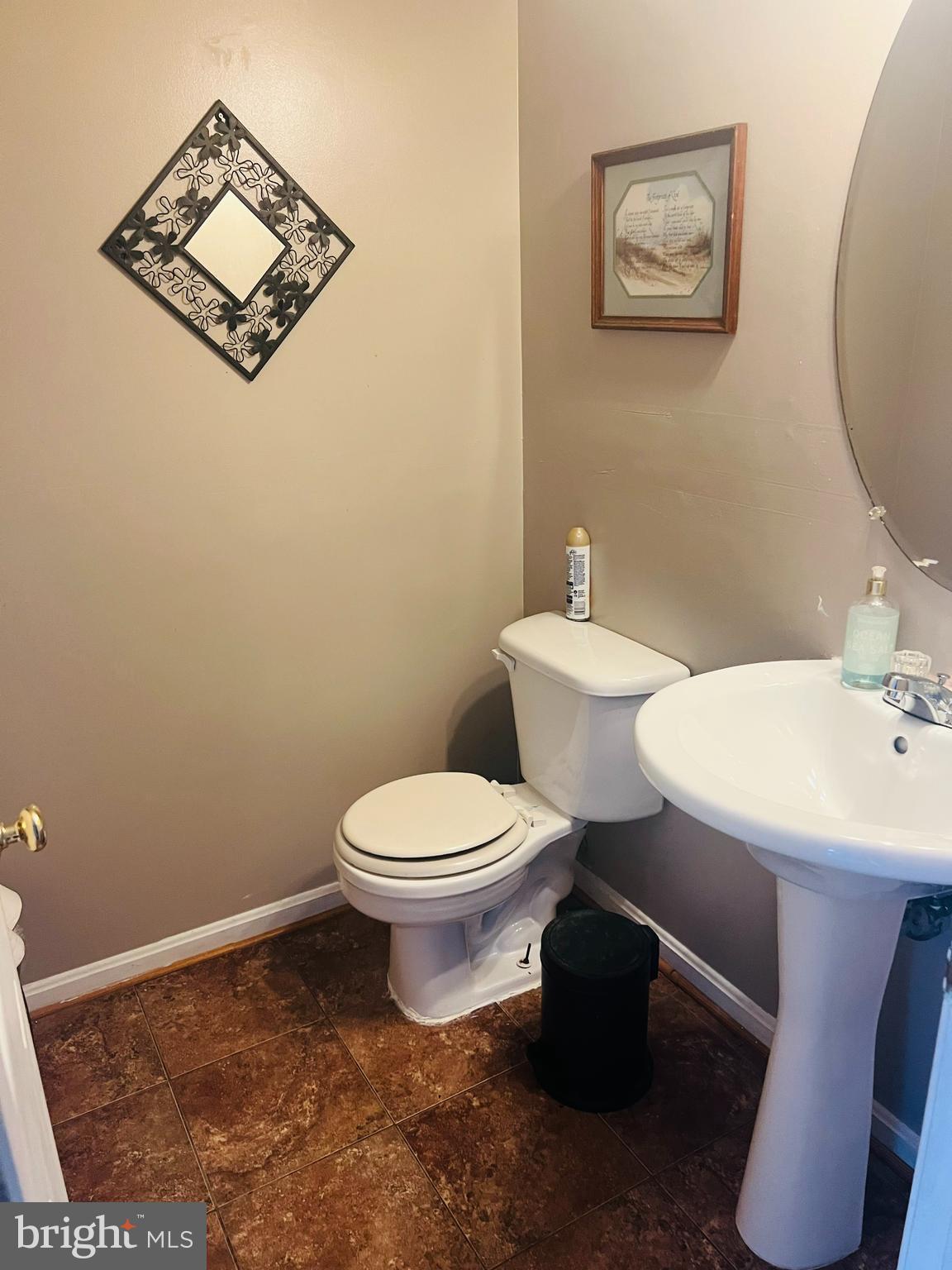 CONSTANT FRIENDSHIP - Residential