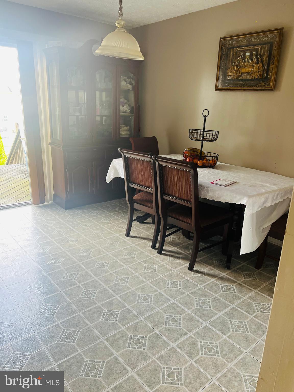 CONSTANT FRIENDSHIP - Residential