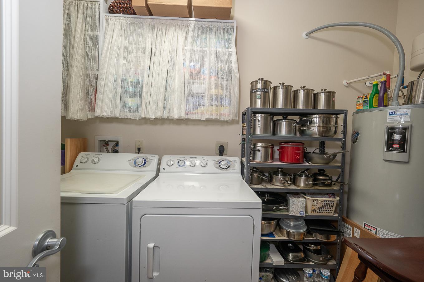 TERRAZZA NEWTOWN SQR - Residential