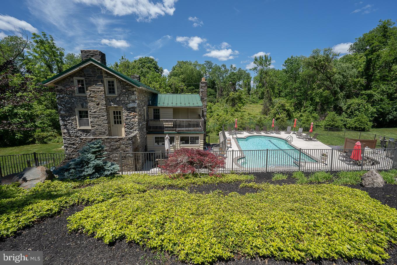 TERRAZZA NEWTOWN SQR - Residential