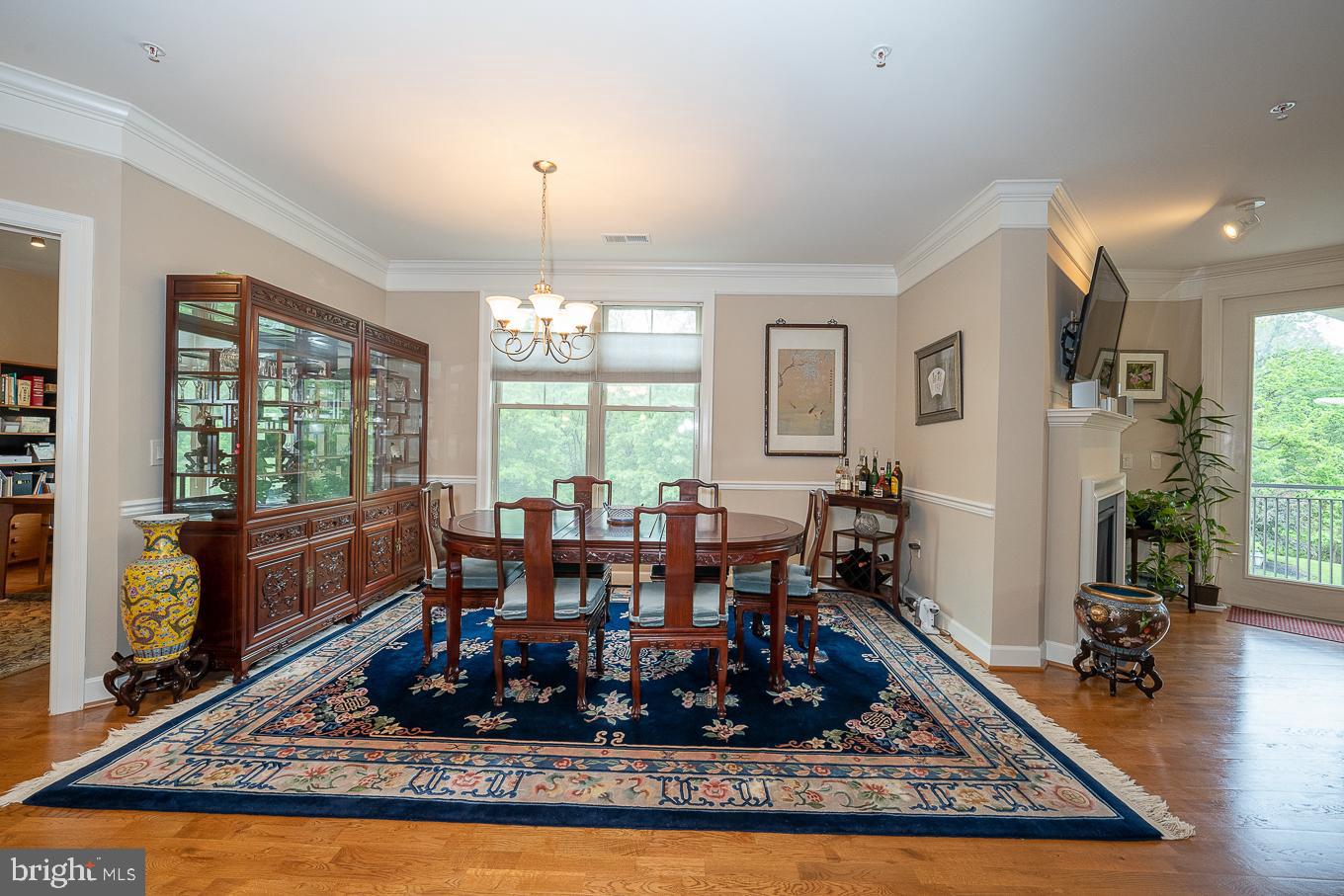 TERRAZZA NEWTOWN SQR - Residential