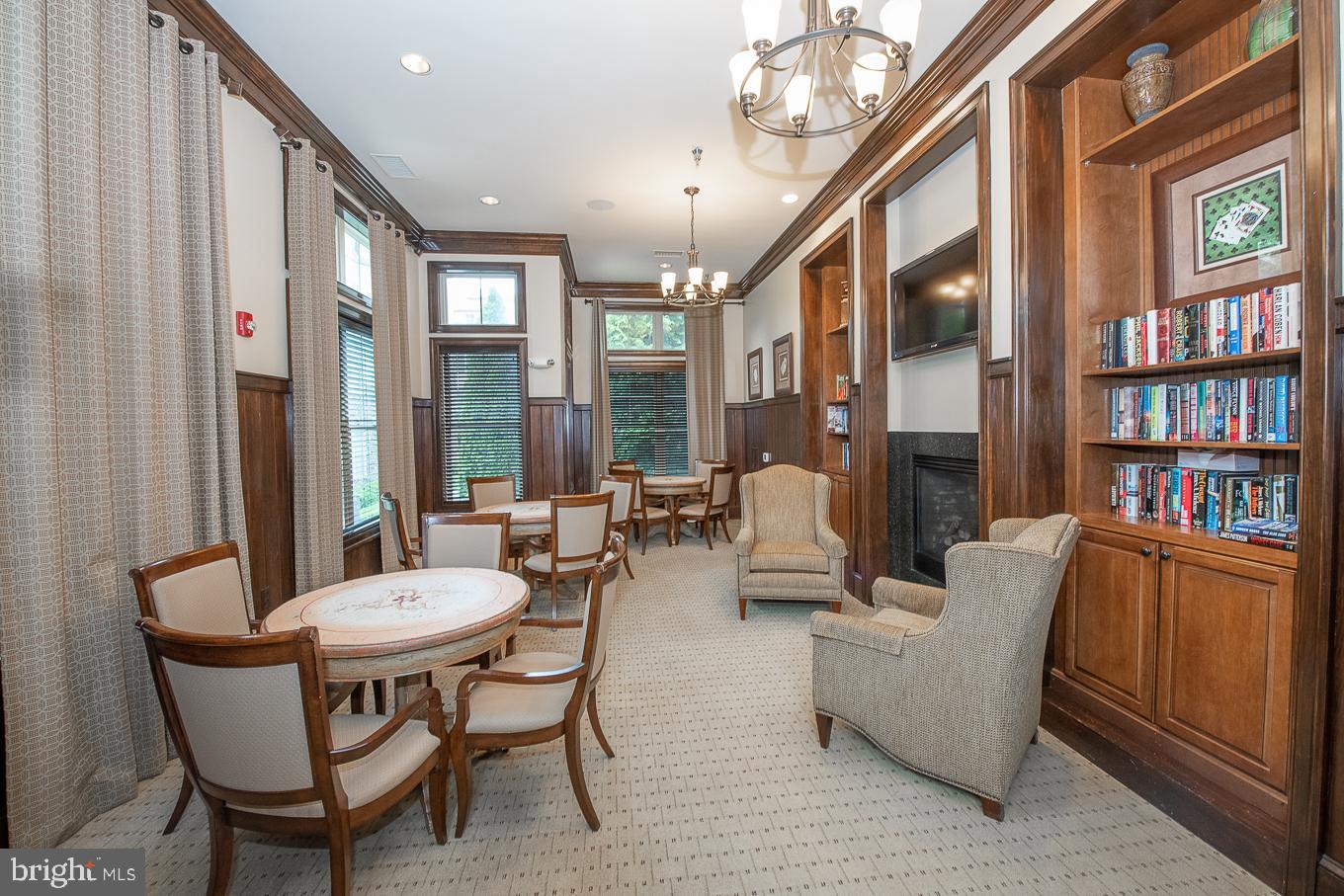 TERRAZZA NEWTOWN SQR - Residential