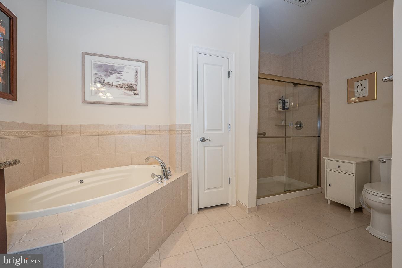 TERRAZZA NEWTOWN SQR - Residential