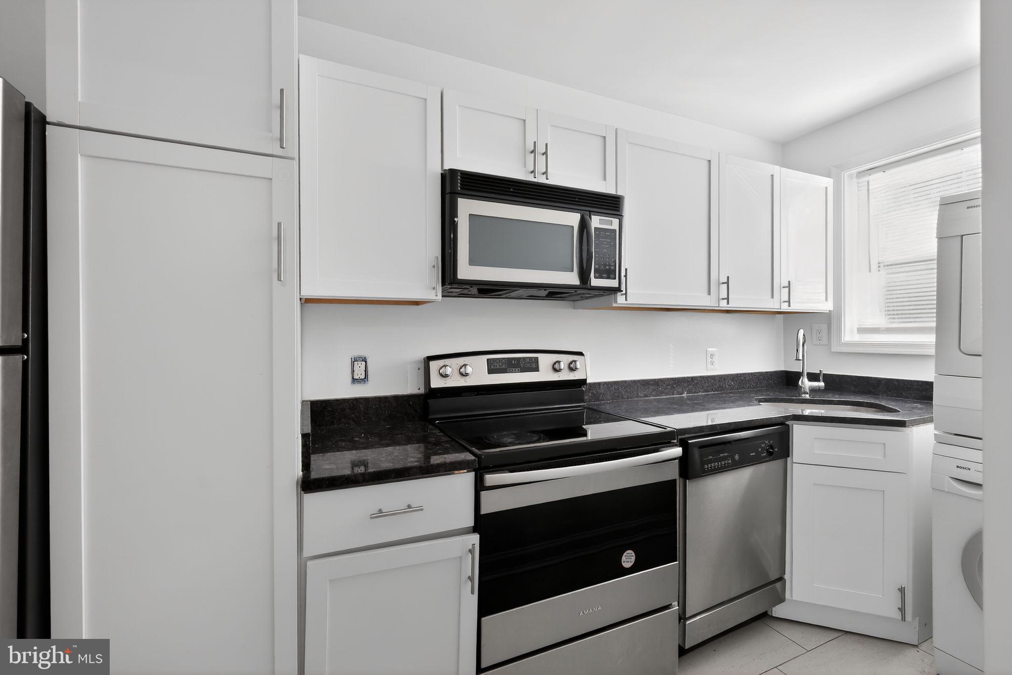 HOLLYBROOKE COND - Residential