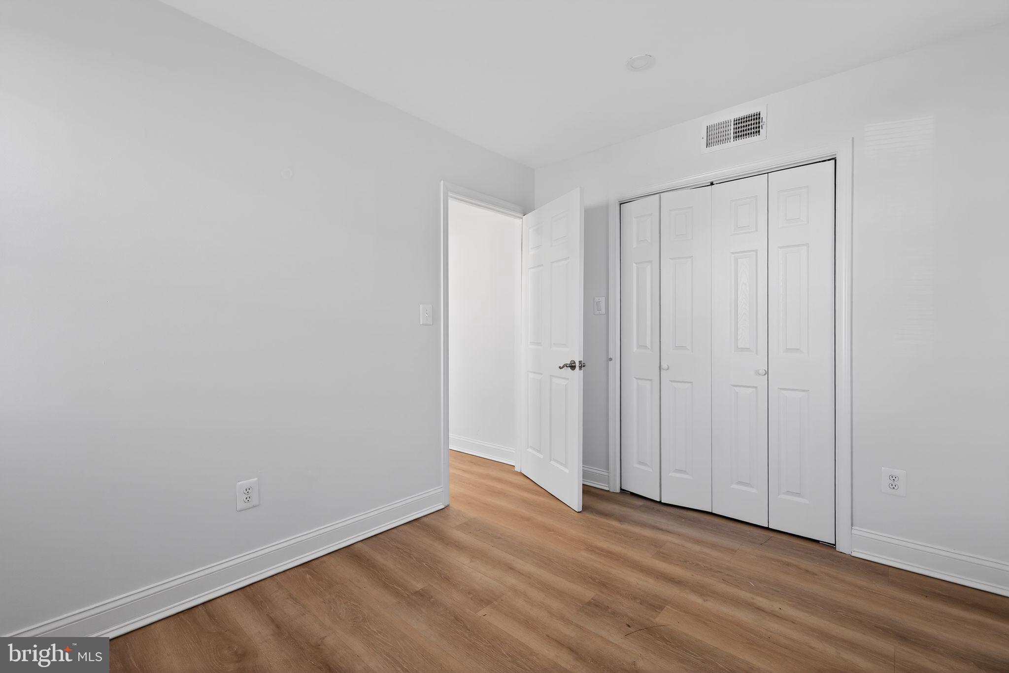 HOLLYBROOKE COND - Residential