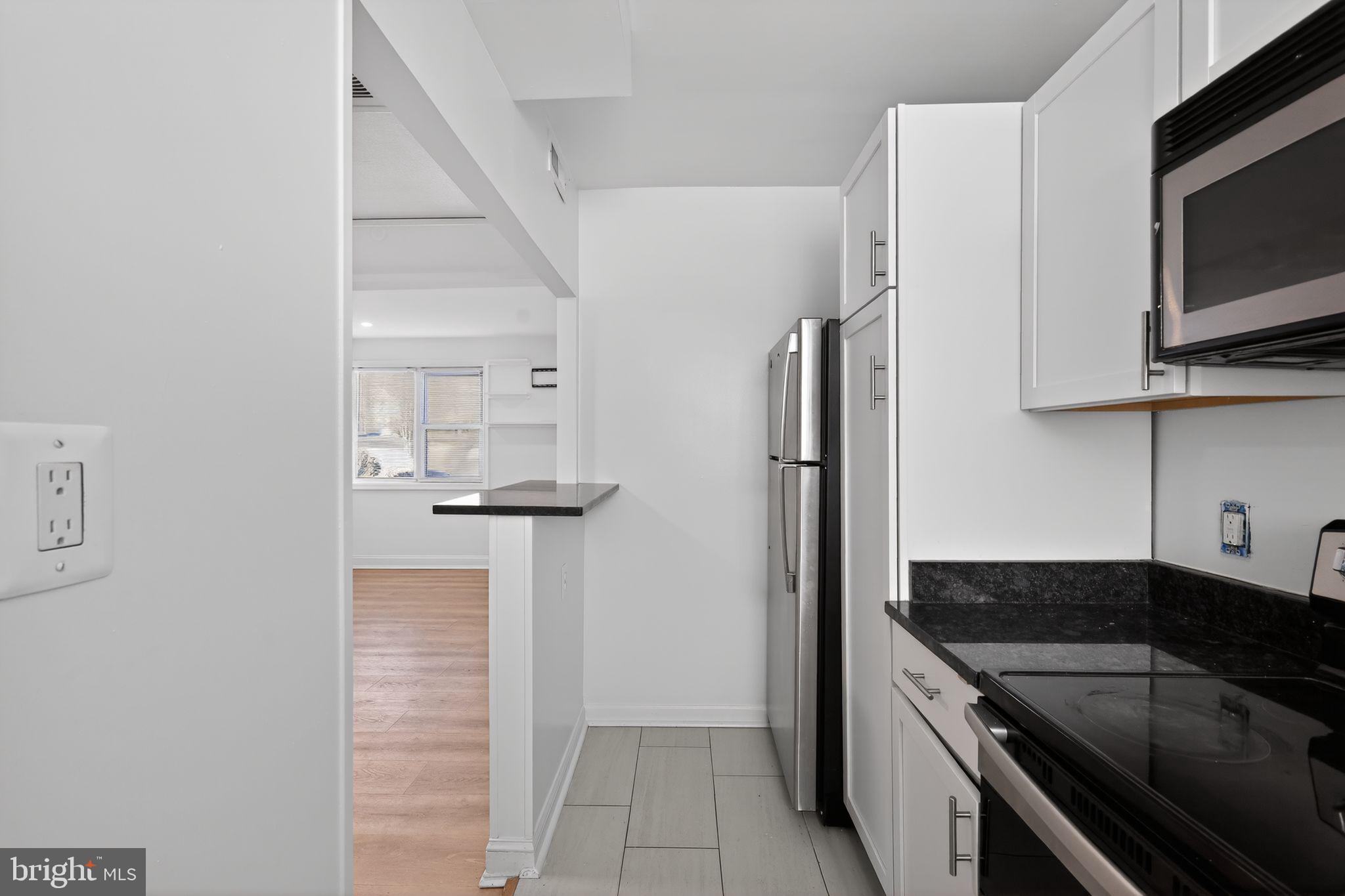 HOLLYBROOKE COND - Residential