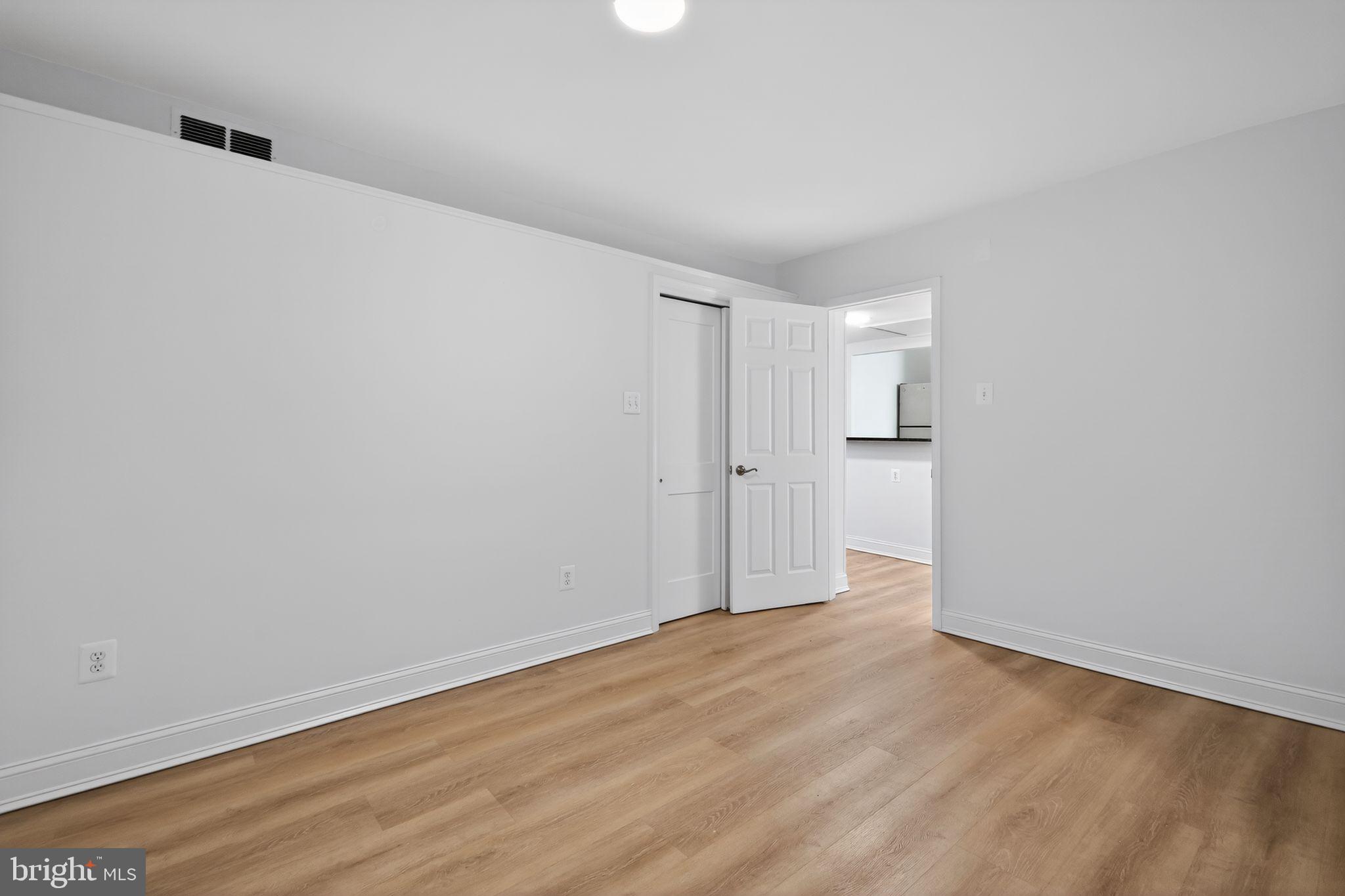 HOLLYBROOKE COND - Residential