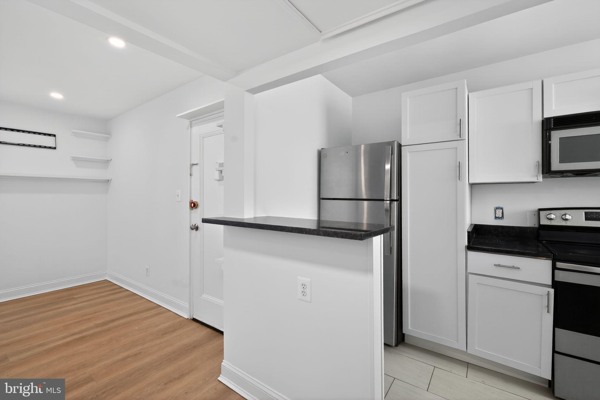 HOLLYBROOKE COND - Residential