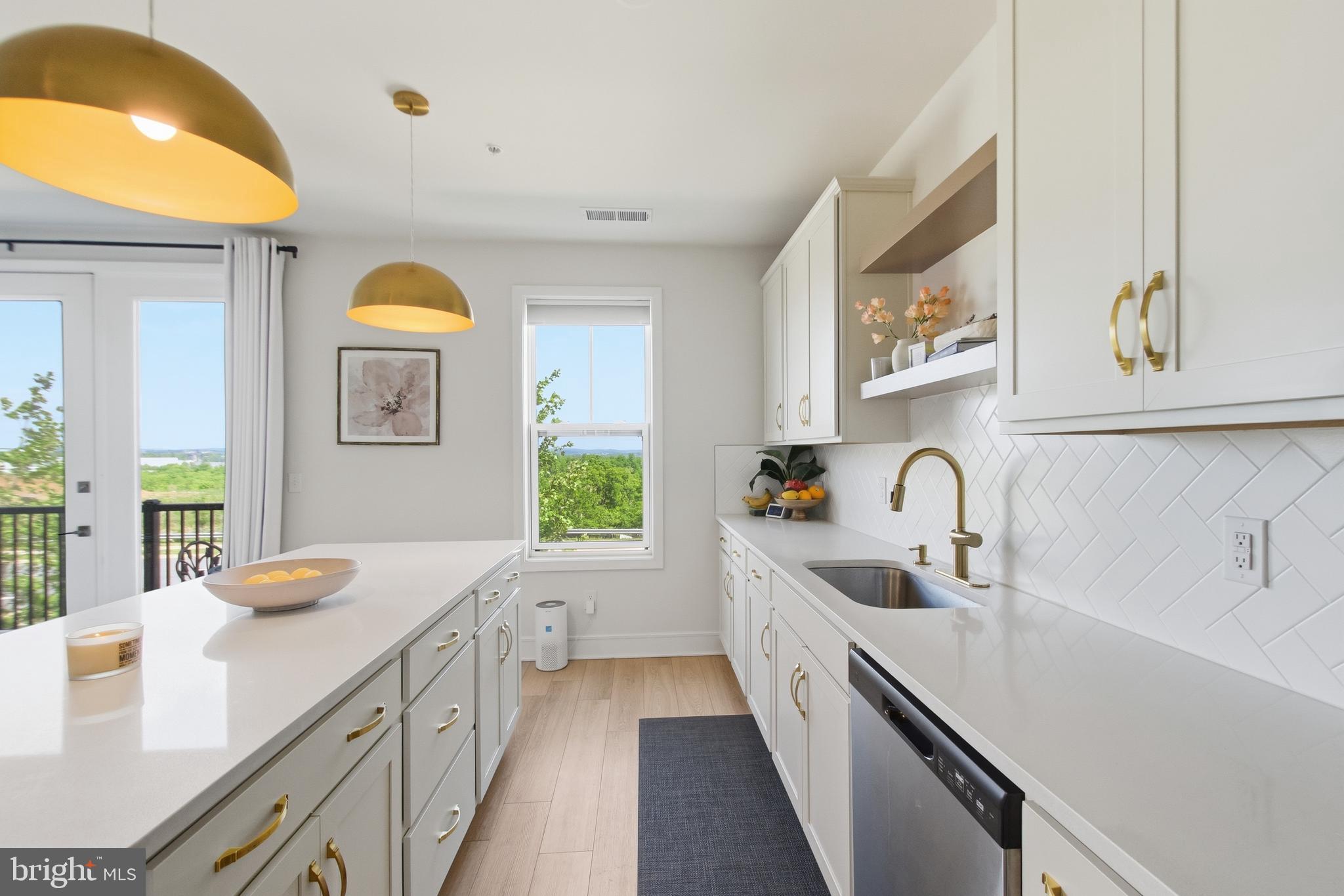 GOOSE CREEK VILLAGE - Residential