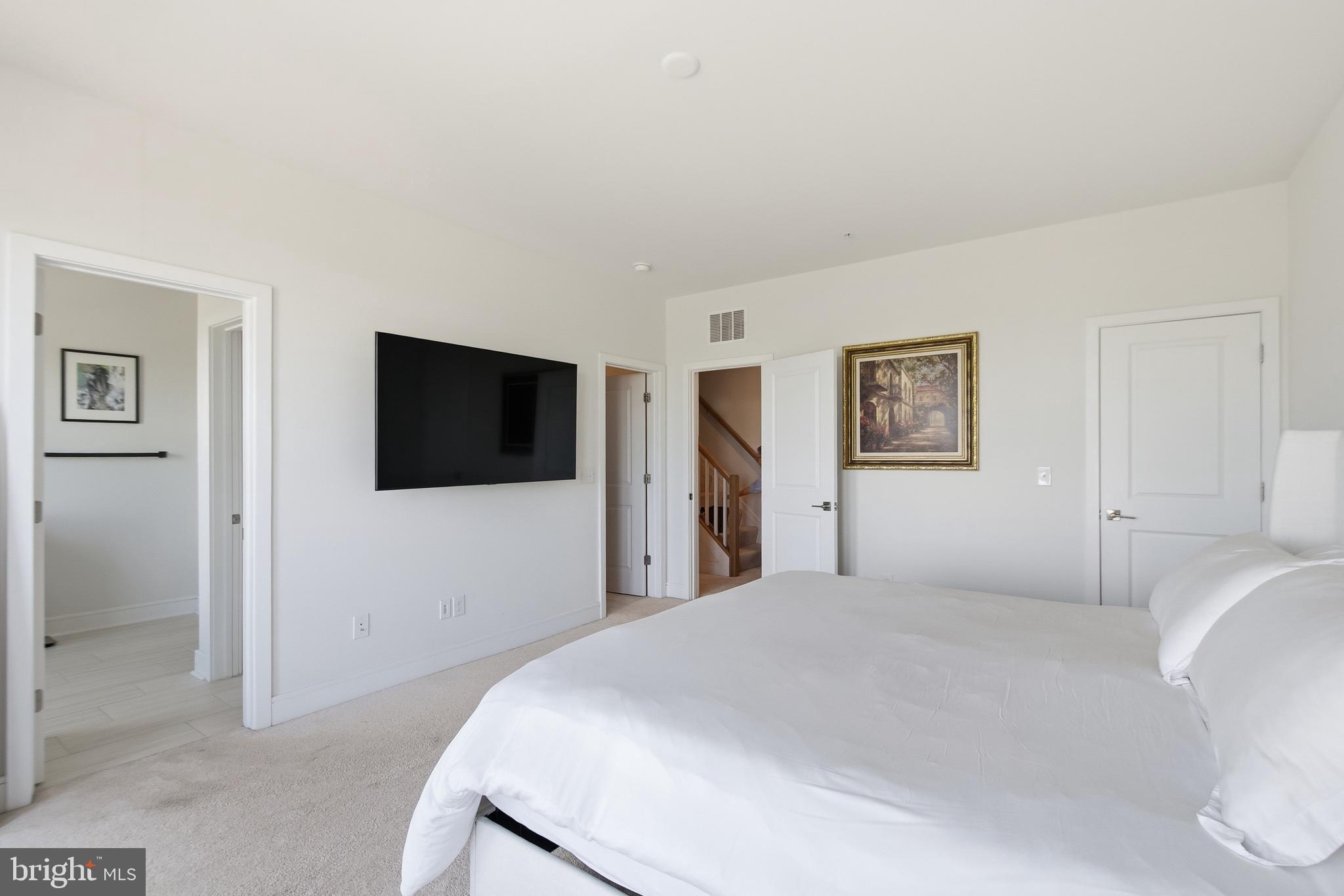 GOOSE CREEK VILLAGE - Residential