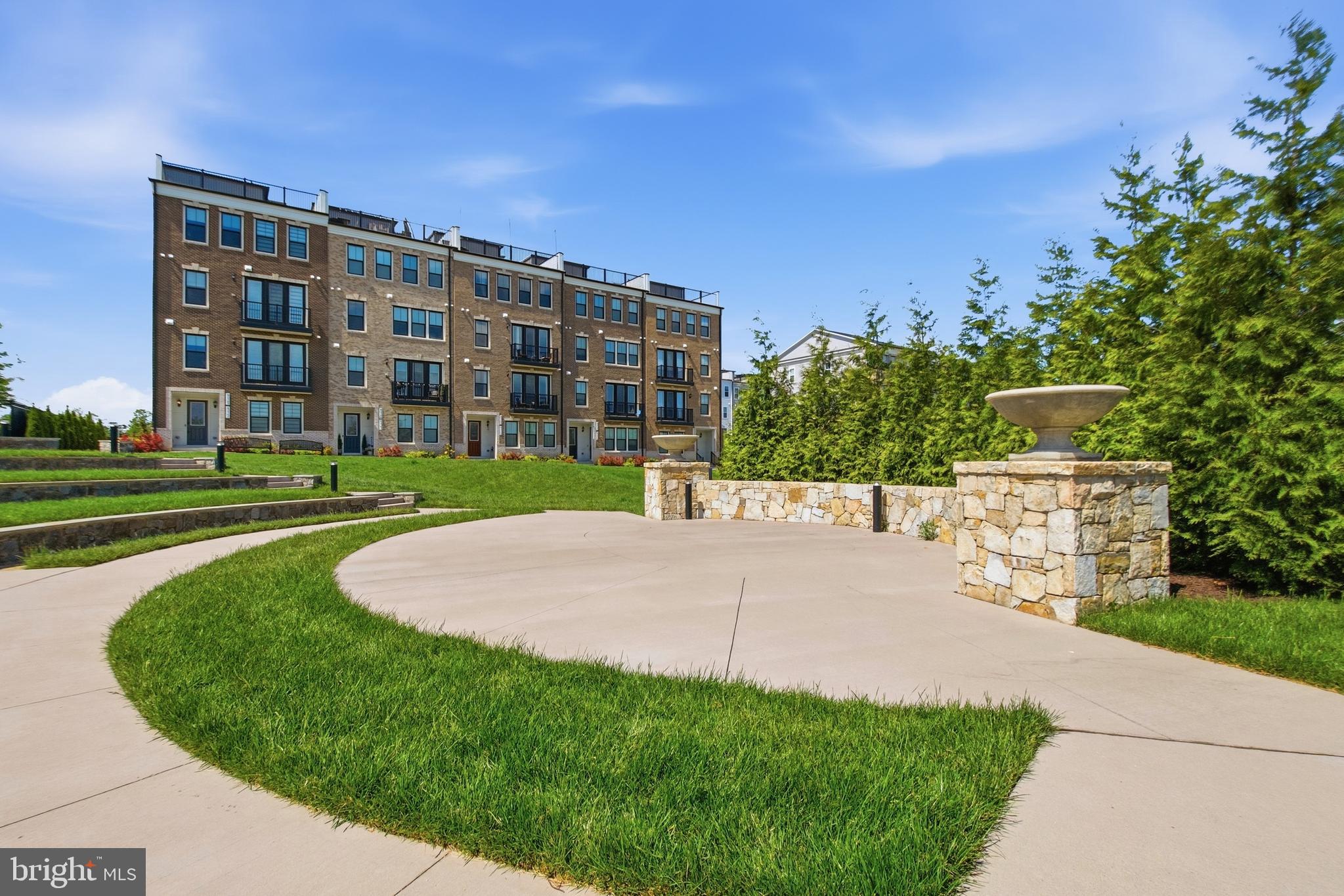 GOOSE CREEK VILLAGE - Residential