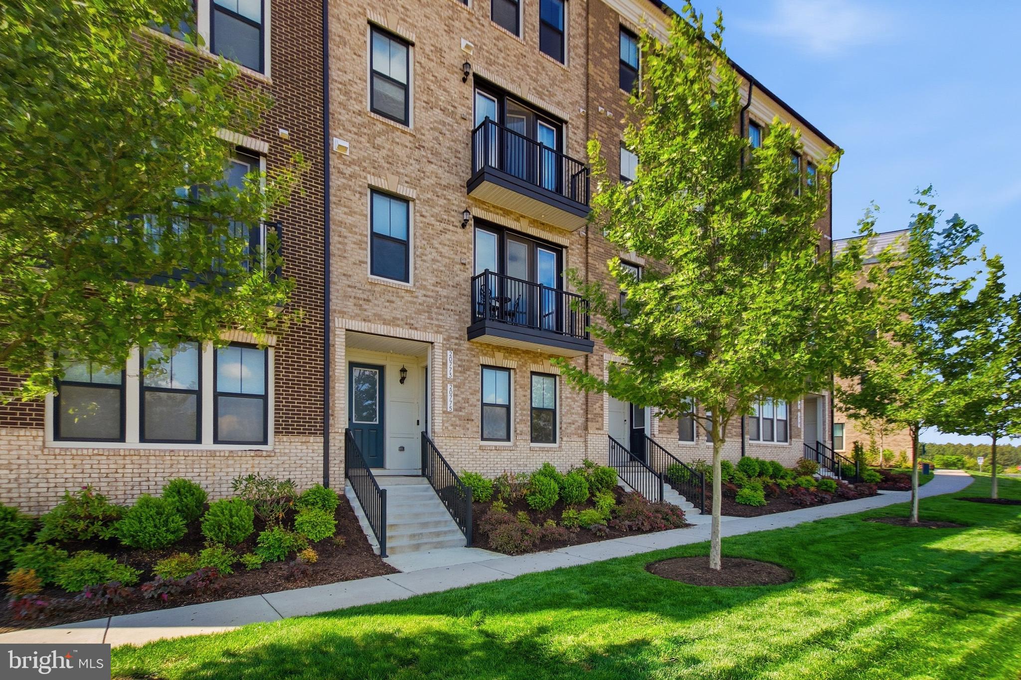 GOOSE CREEK VILLAGE - Residential