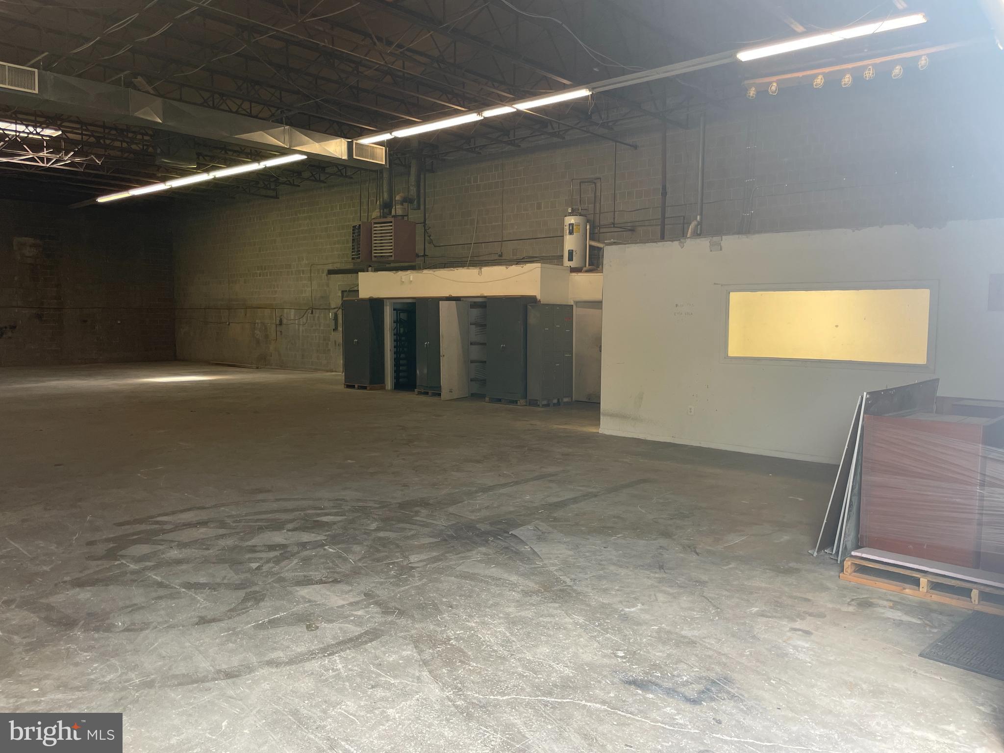 HYATTSVILLE - Commercial Lease