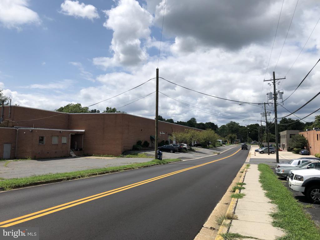 HYATTSVILLE - Commercial Lease