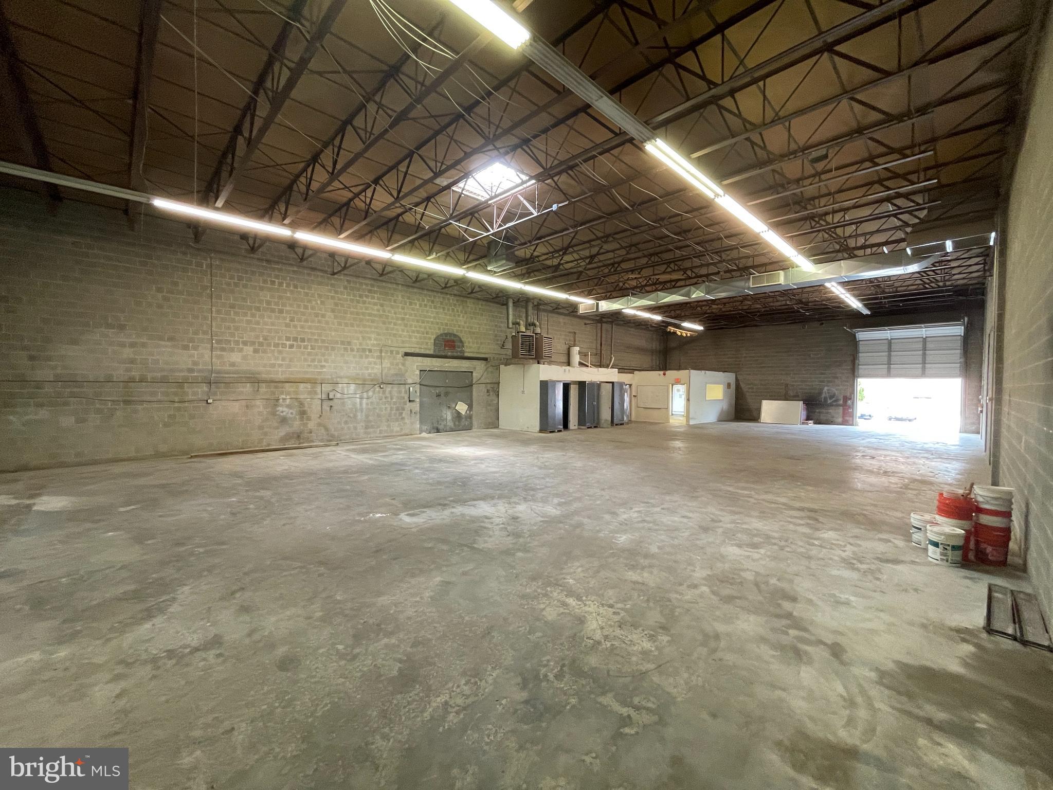 HYATTSVILLE - Commercial Lease