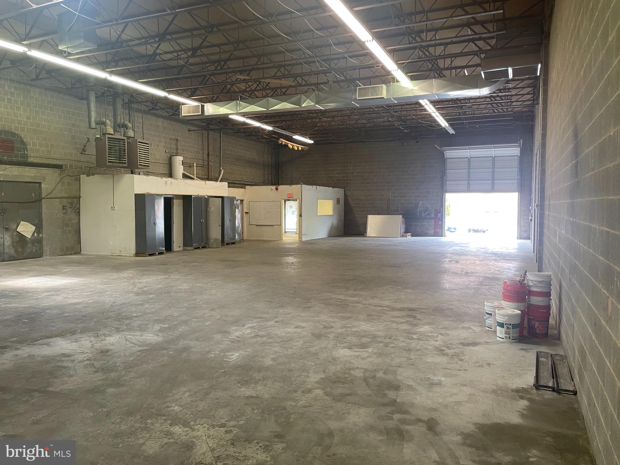 HYATTSVILLE - Commercial Lease