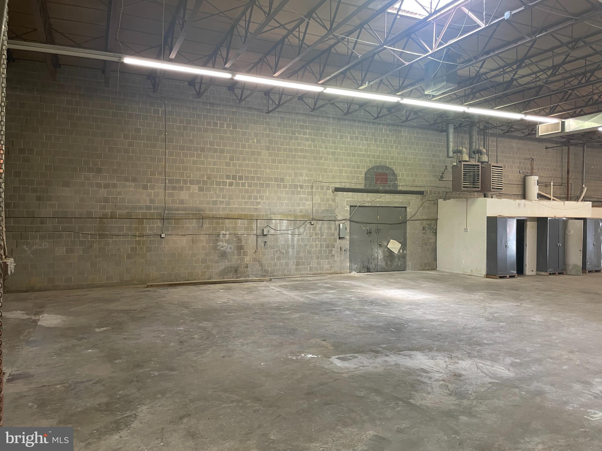 HYATTSVILLE - Commercial Lease