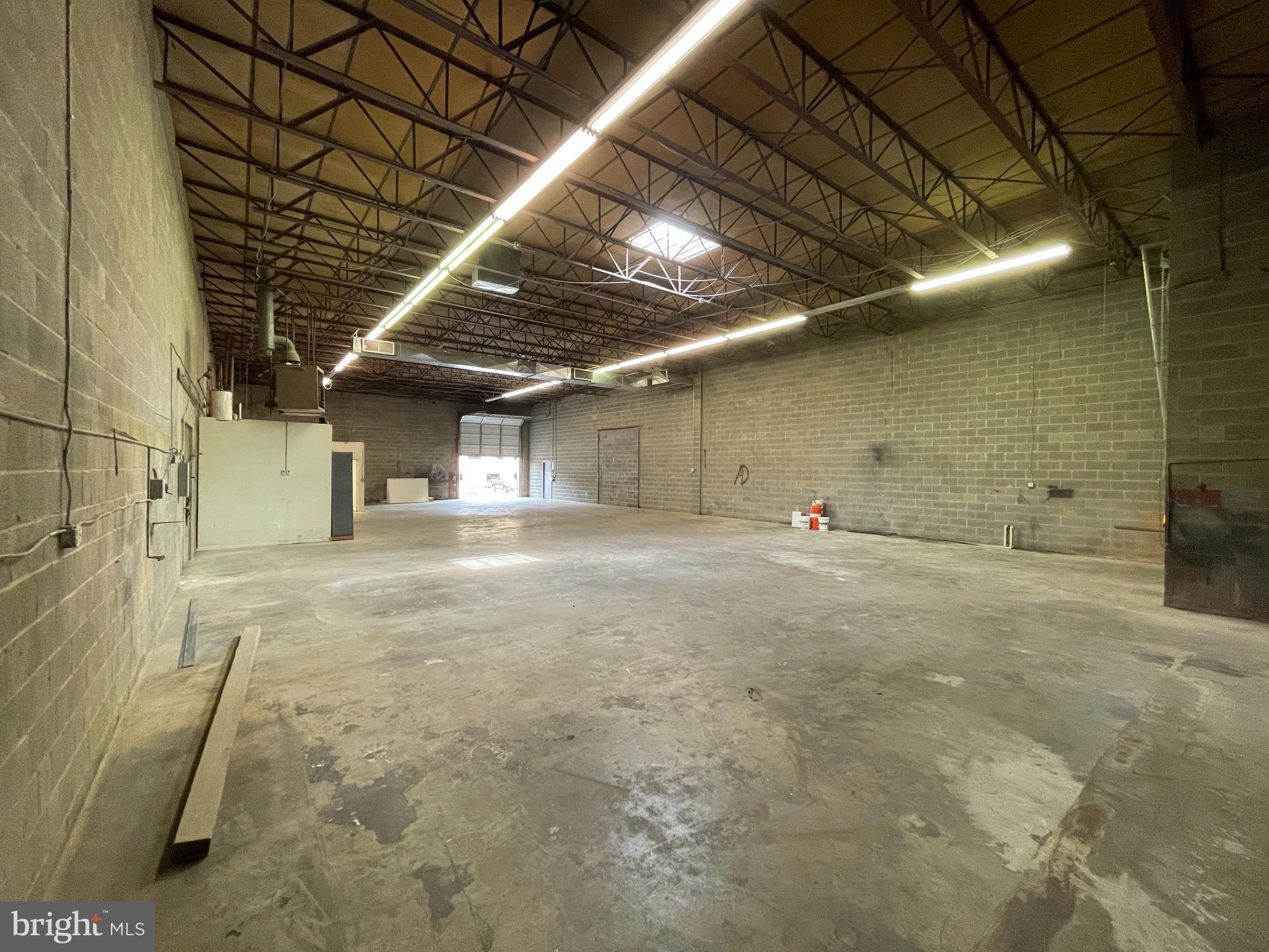 HYATTSVILLE - Commercial Lease