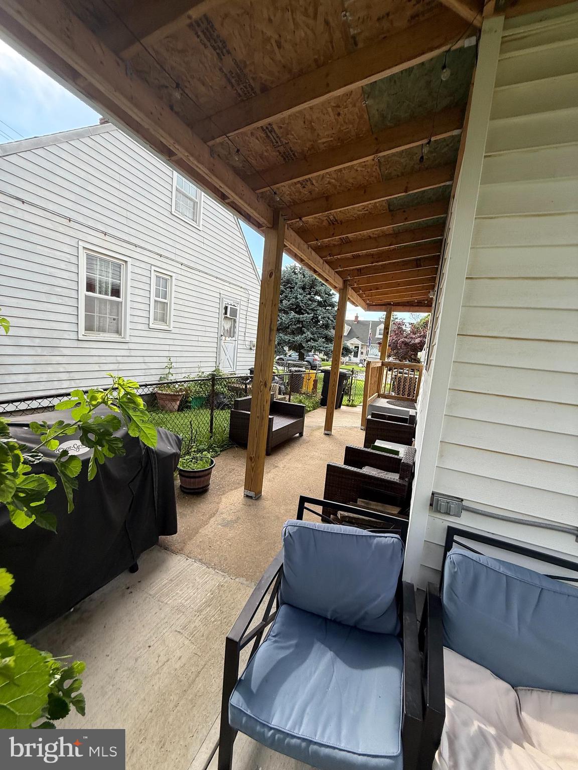 3526 LOGANVIEW DRIVE
