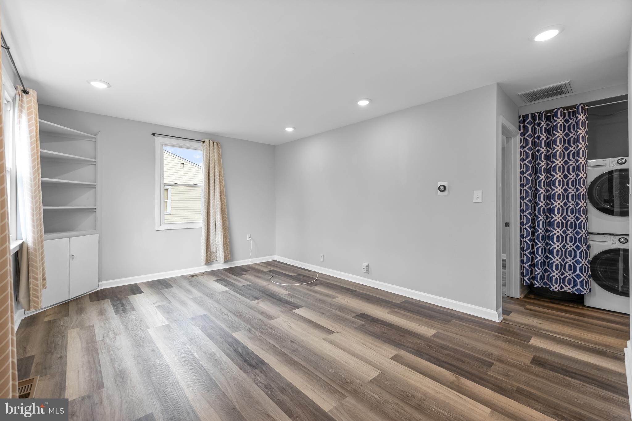 3526 LOGANVIEW DRIVE