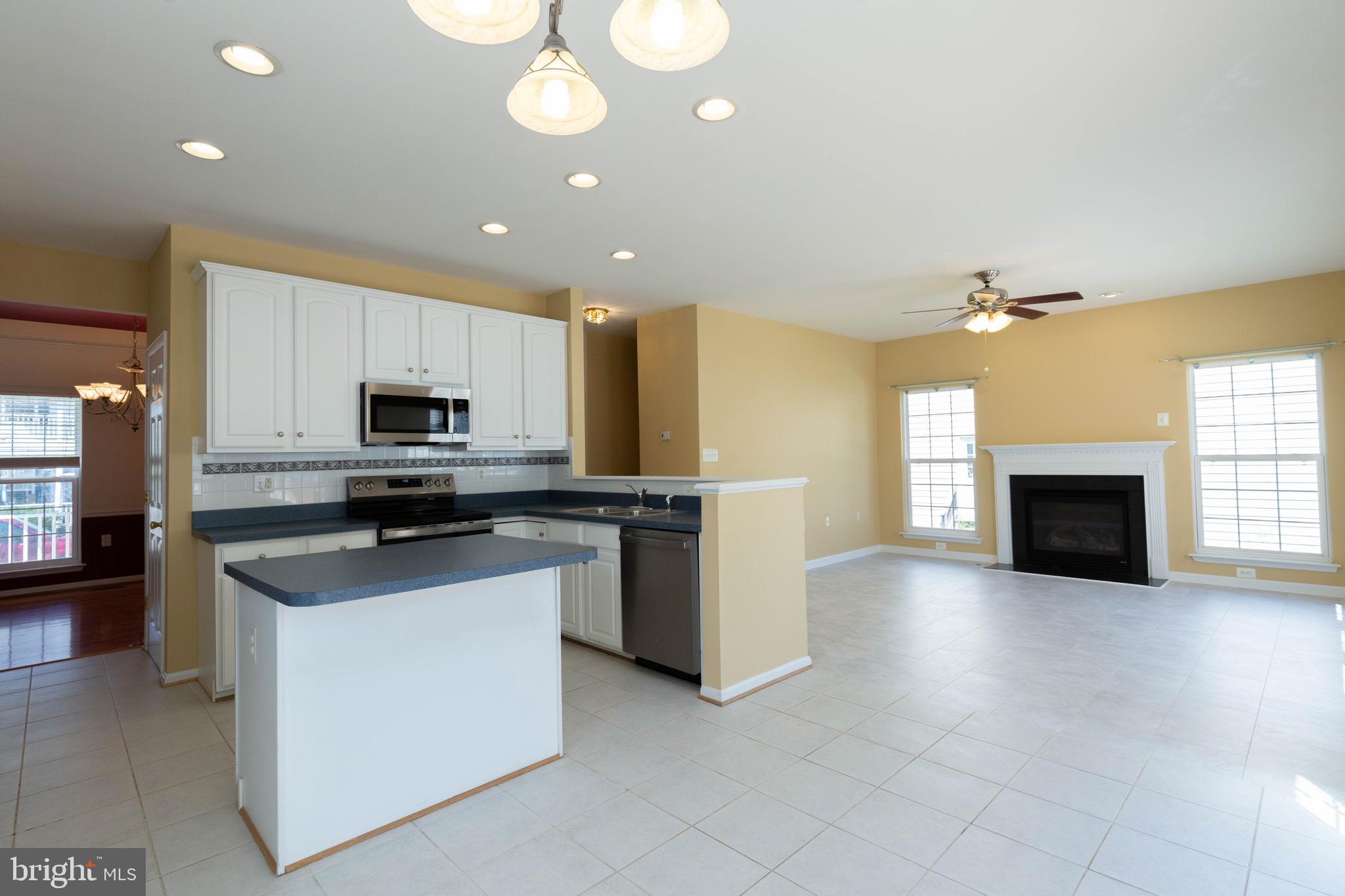 HUNTFIELD - Residential Lease