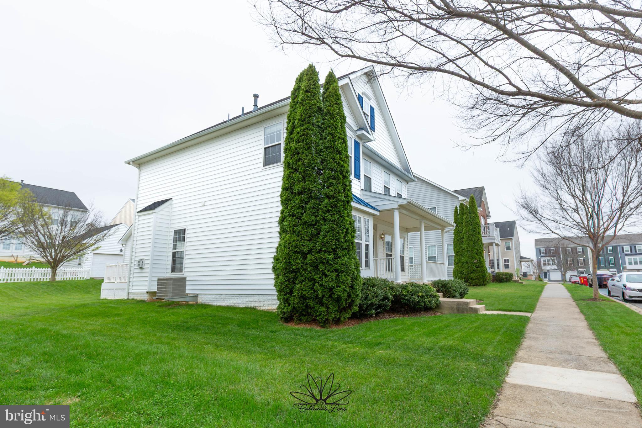 HUNTFIELD - Residential Lease