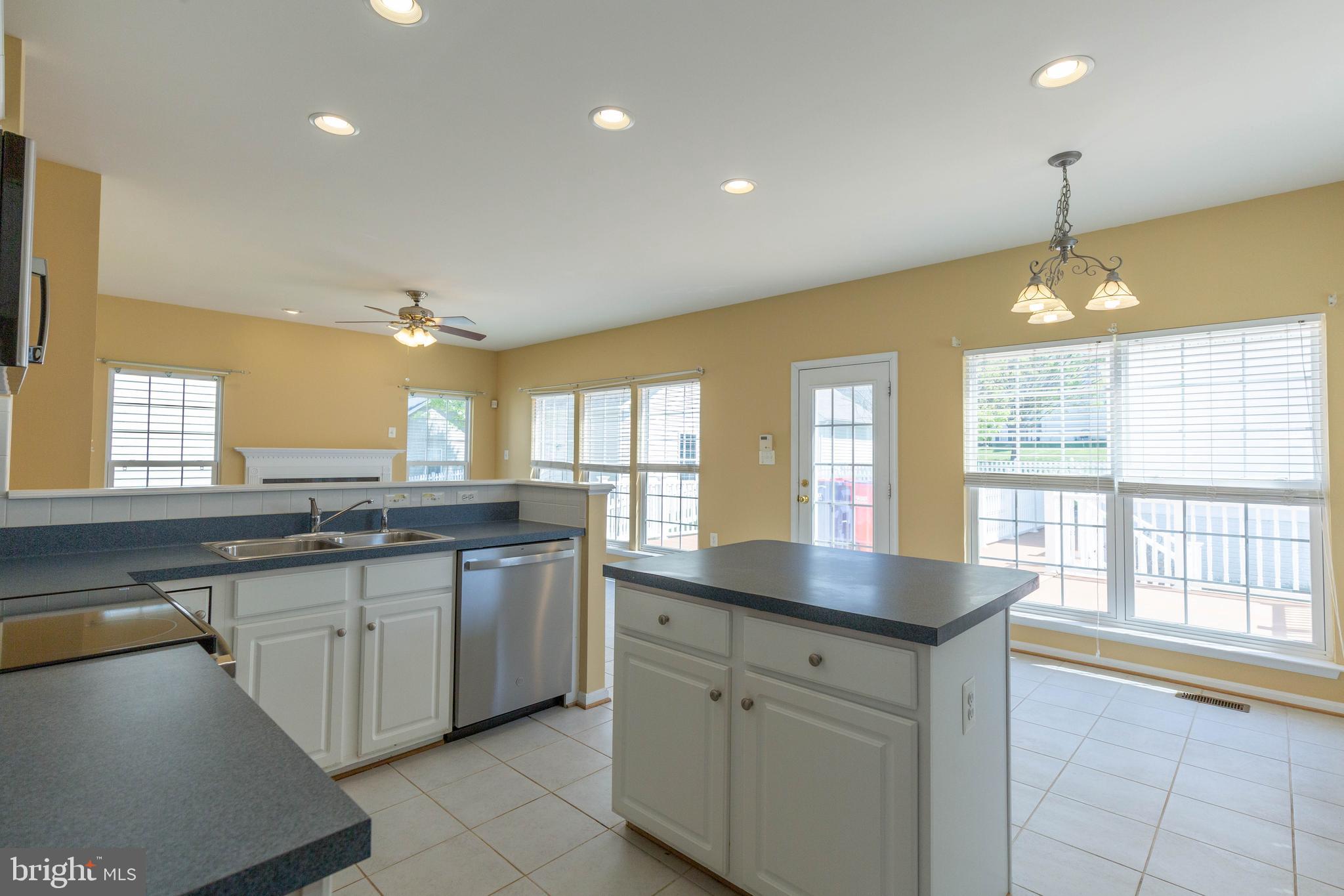 HUNTFIELD - Residential Lease