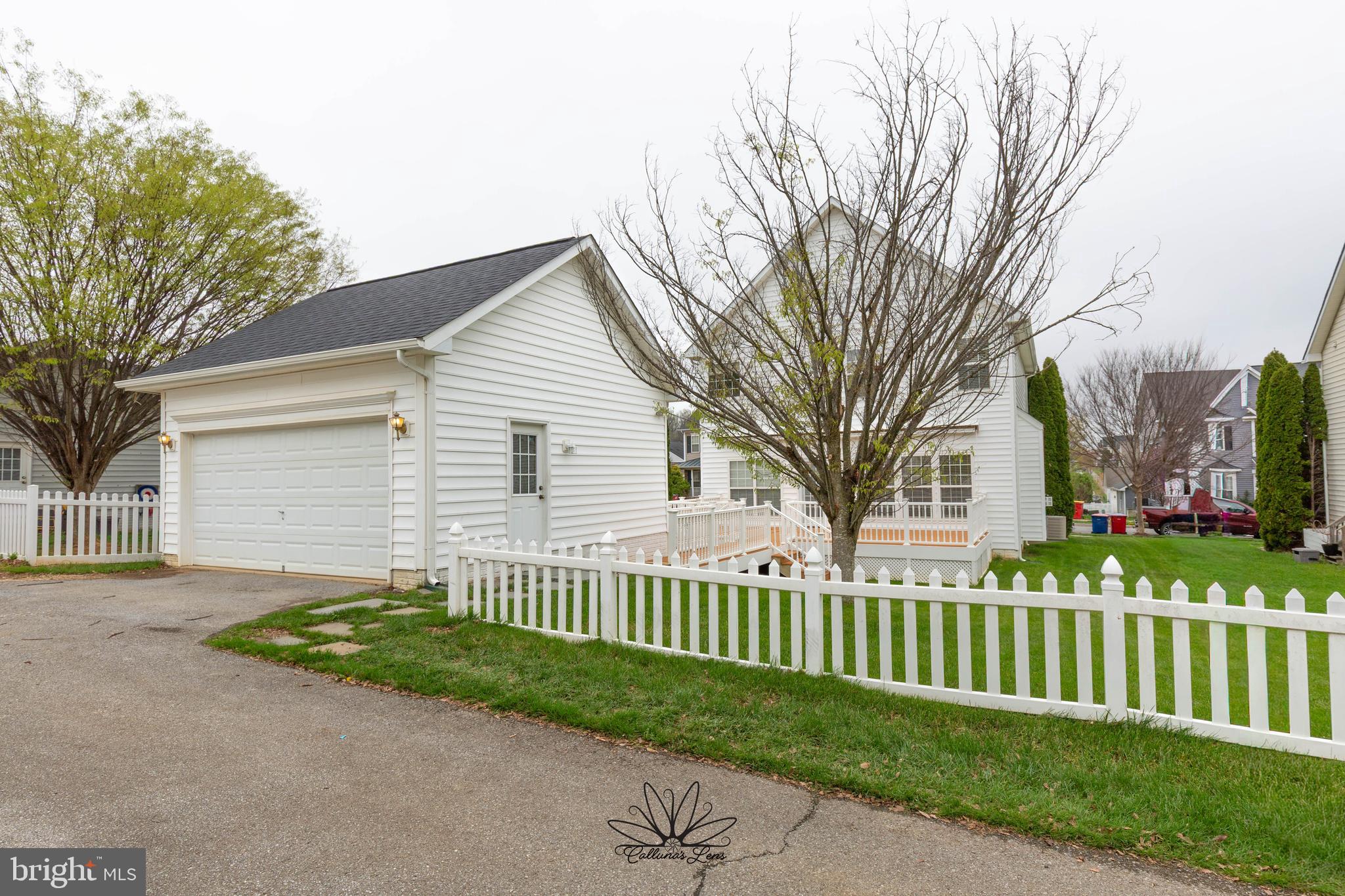 HUNTFIELD - Residential Lease