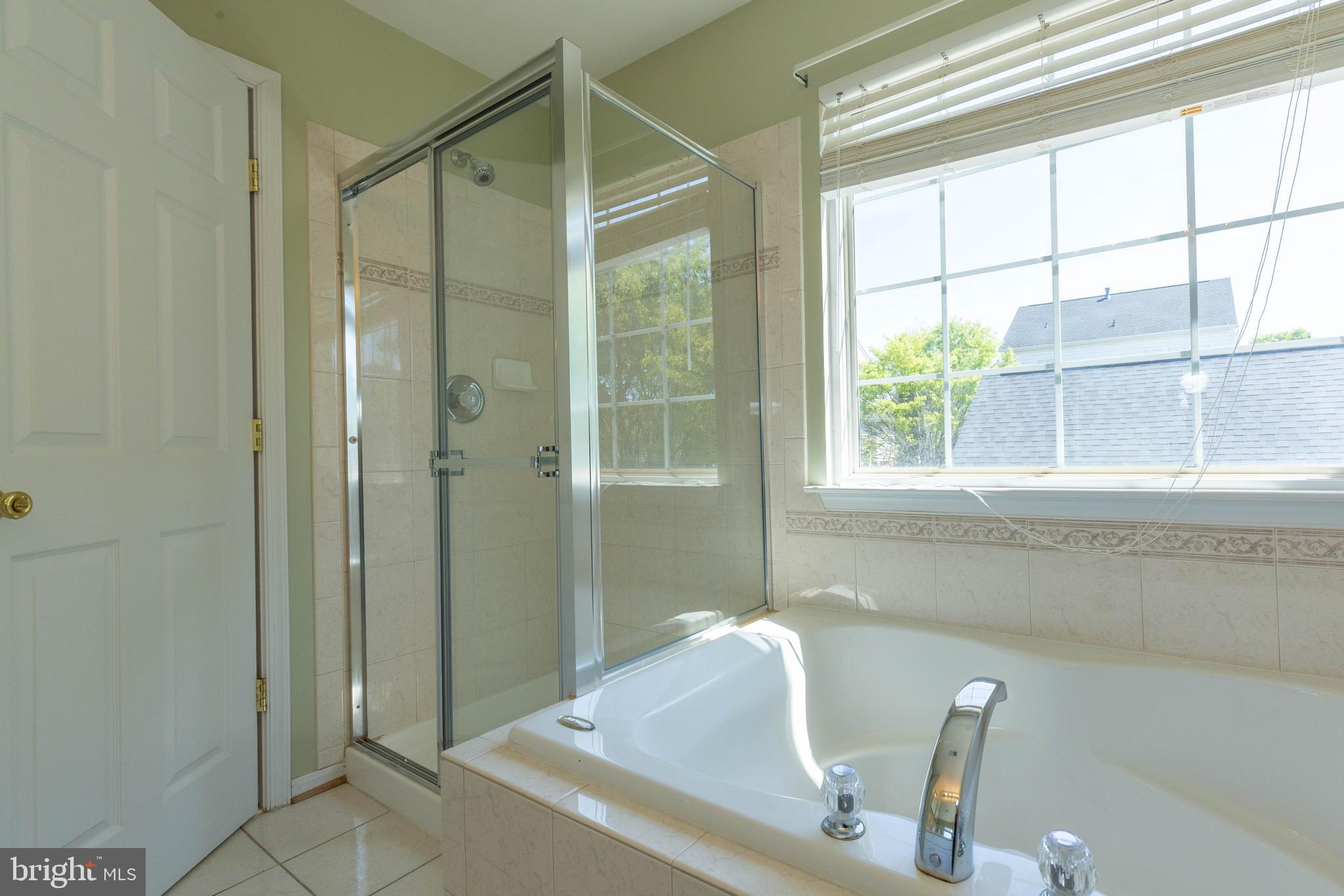 HUNTFIELD - Residential Lease