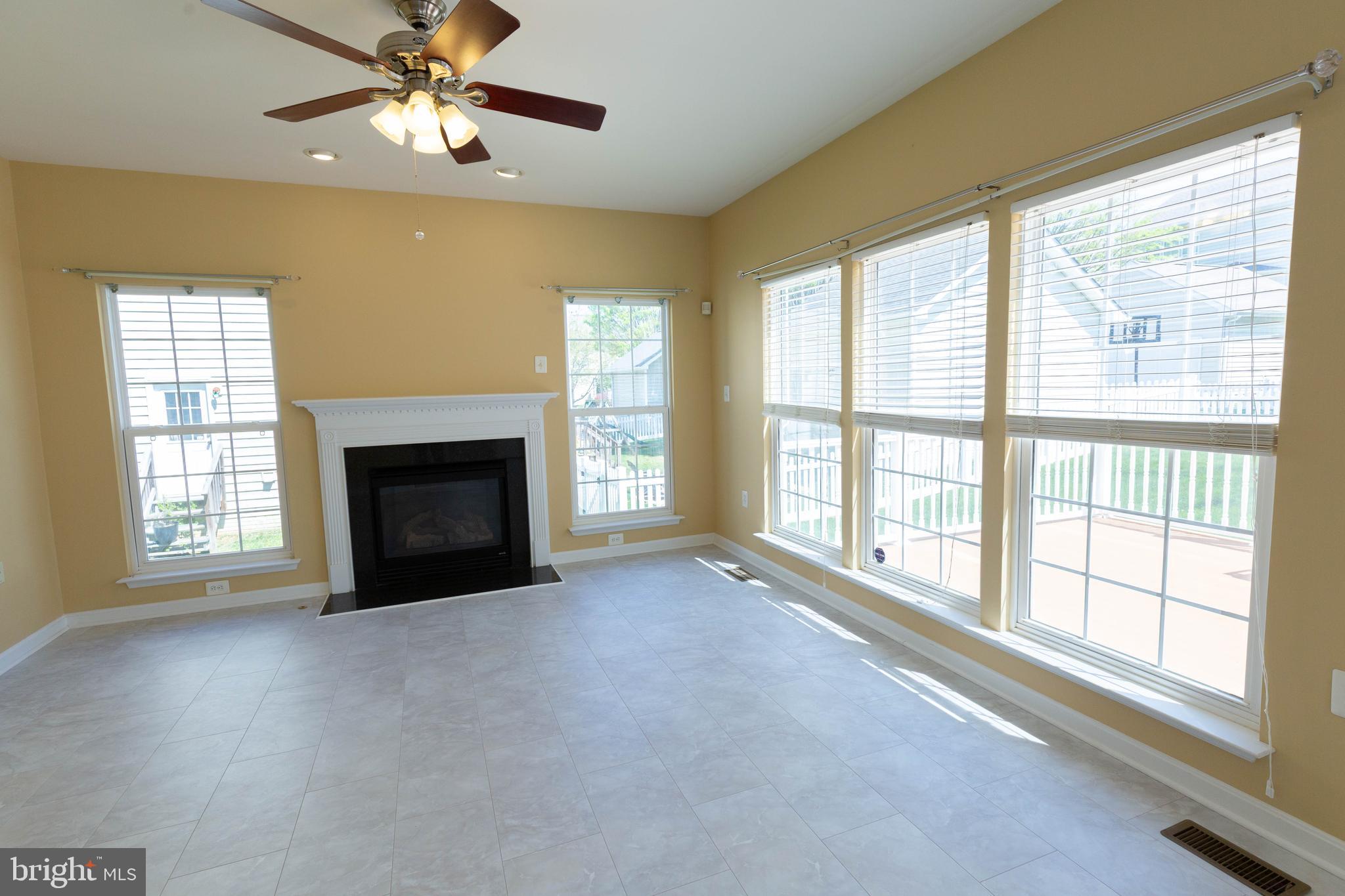 HUNTFIELD - Residential Lease