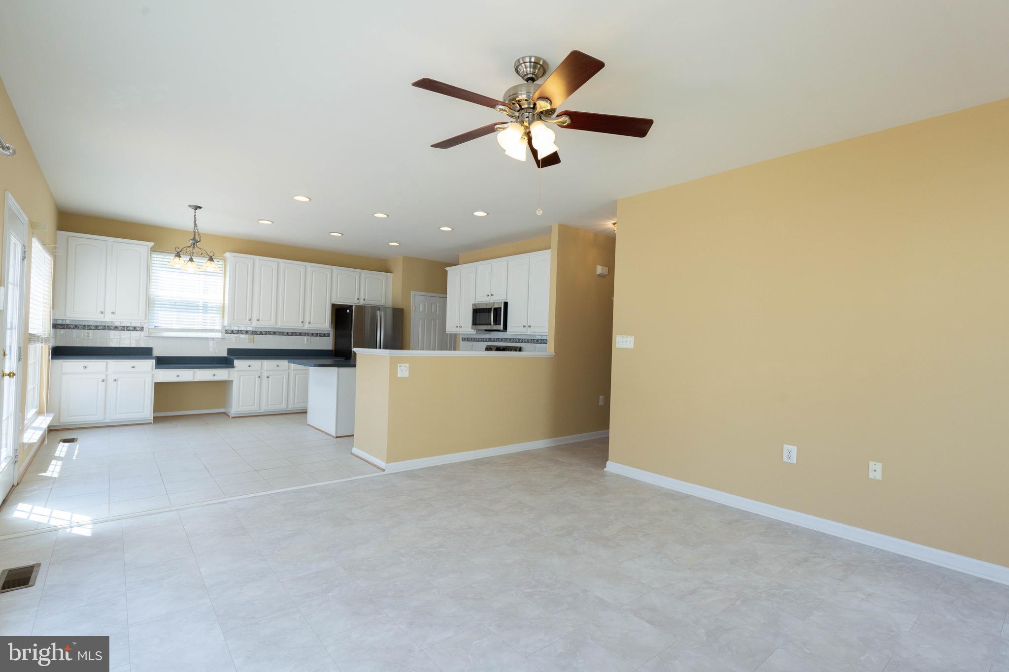 HUNTFIELD - Residential Lease