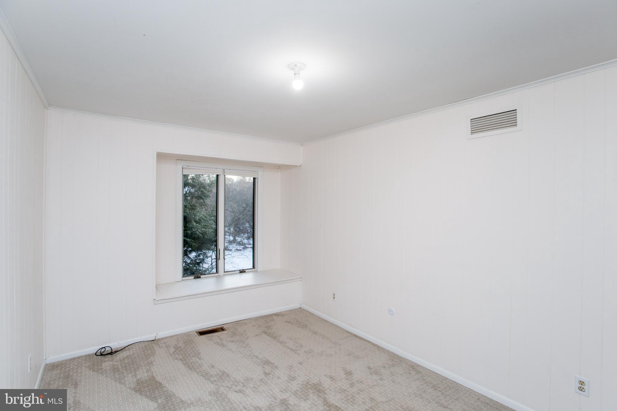 VILLAGE II - Residential Lease