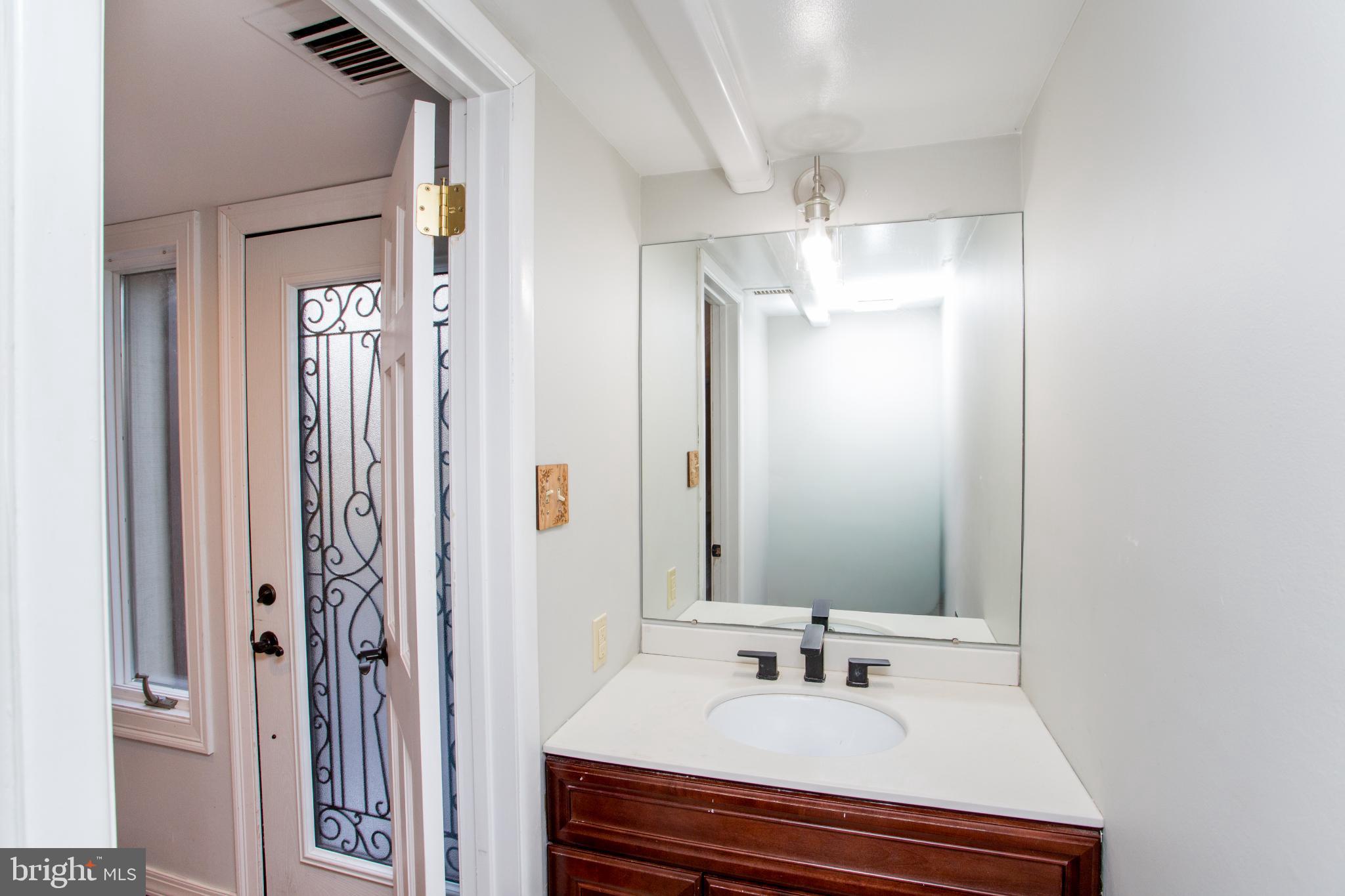 VILLAGE II - Residential Lease