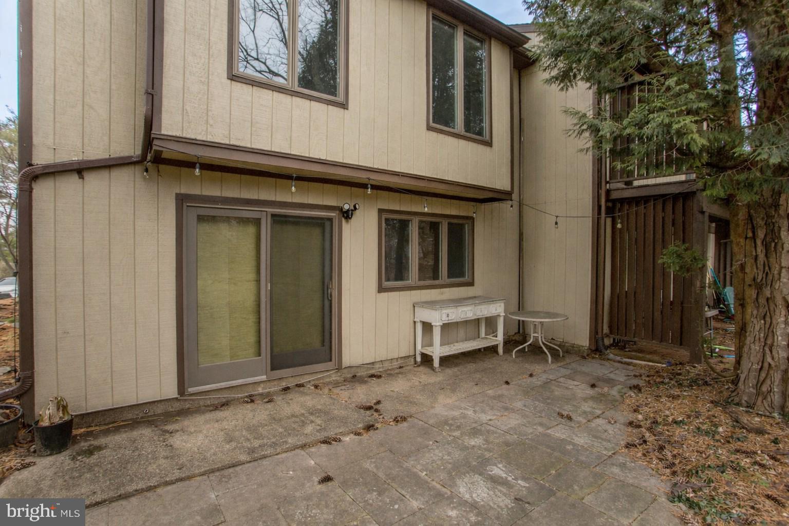 VILLAGE II - Residential Lease