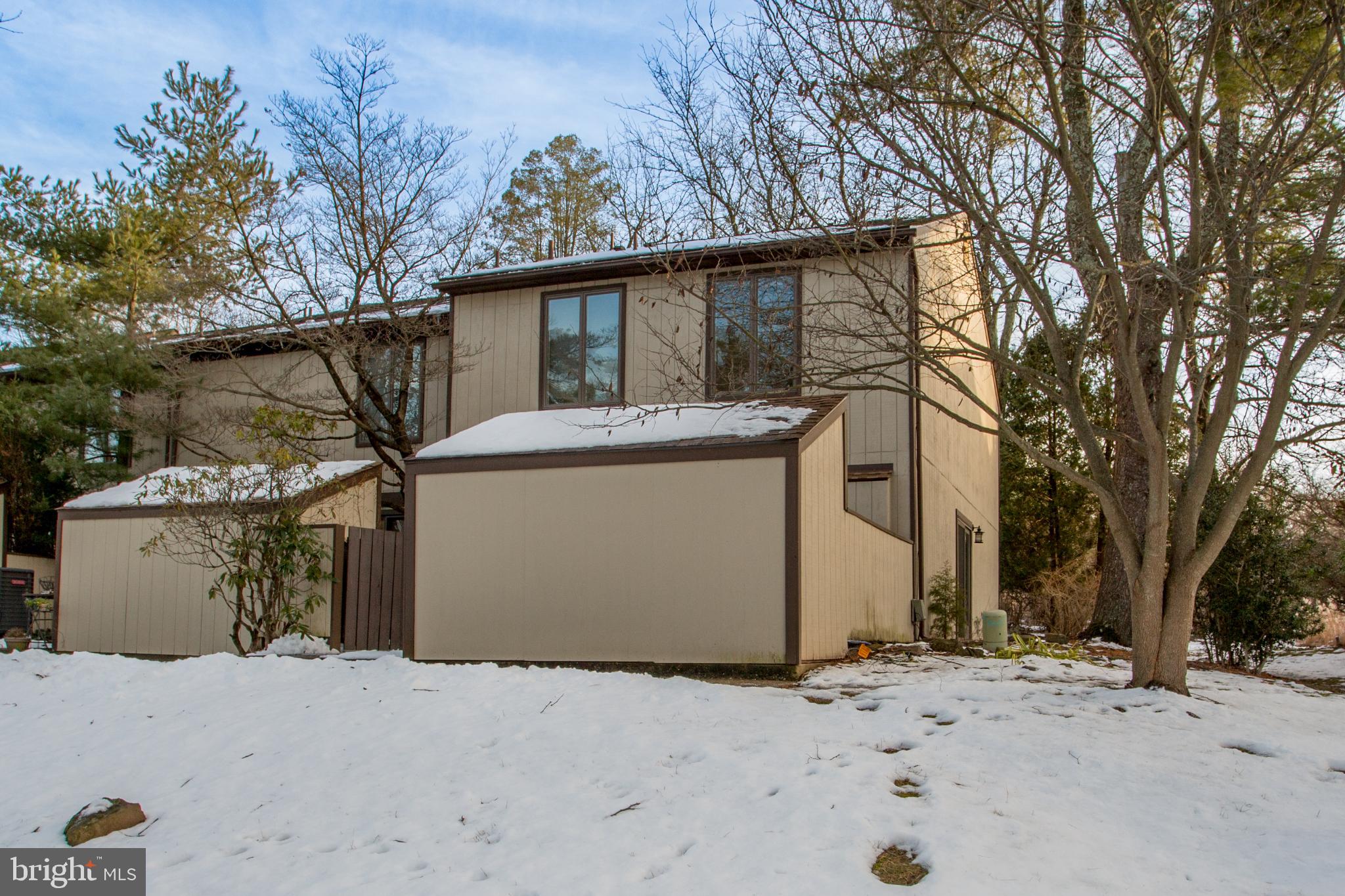 VILLAGE II - Residential Lease