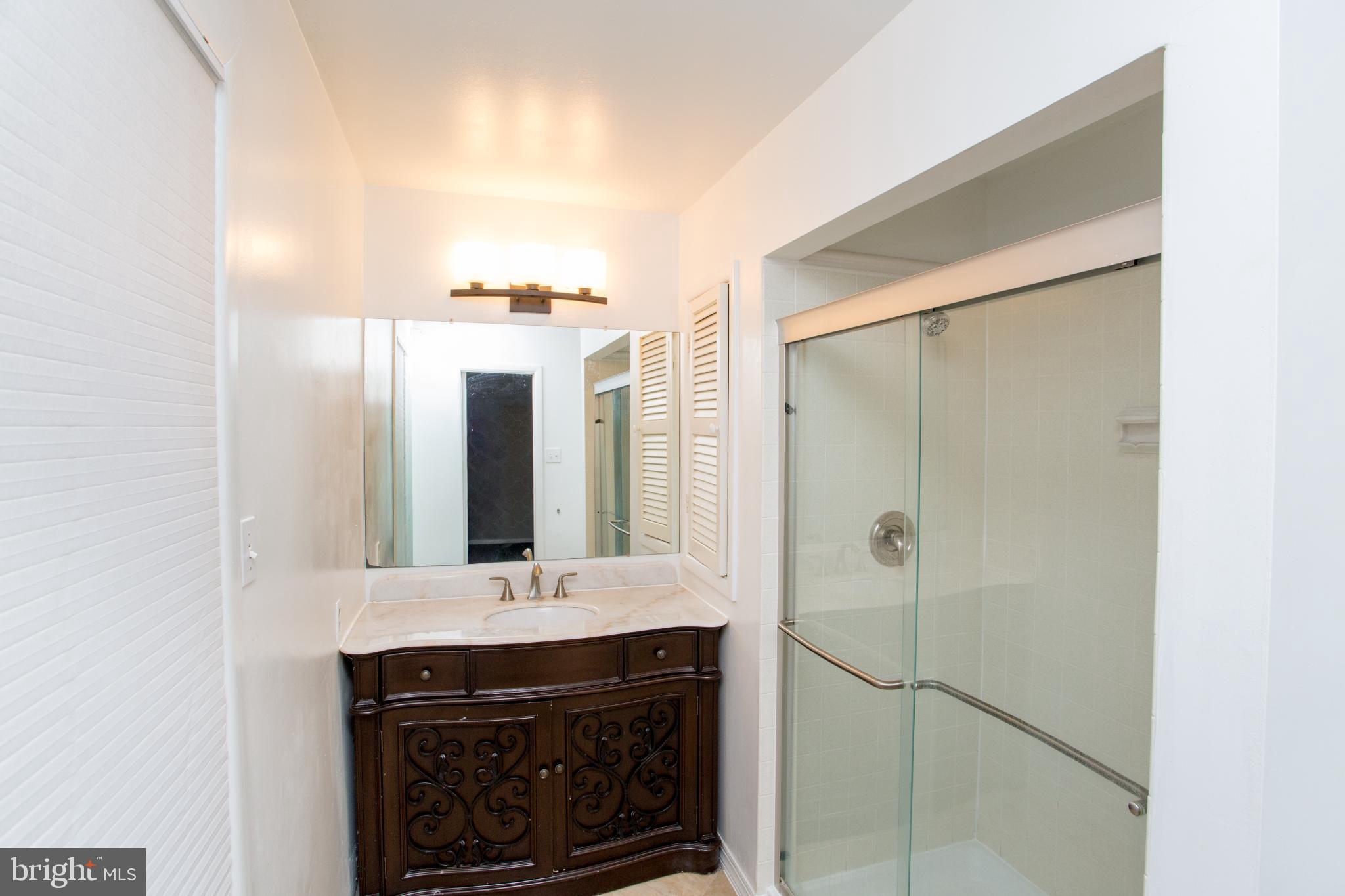 VILLAGE II - Residential Lease