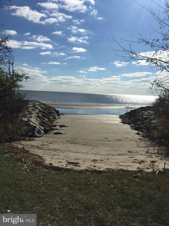 FRANKLIN MANOR BEACH - Residential Lease